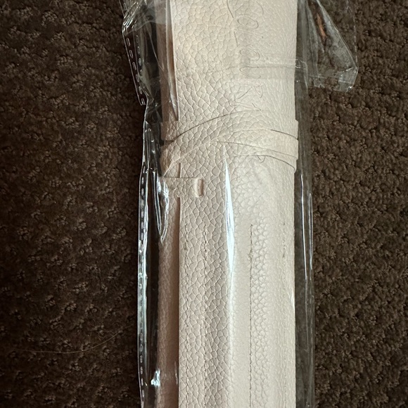 SOLD - Colourpop Ultimate Brush Roll - Picture 3 of 7